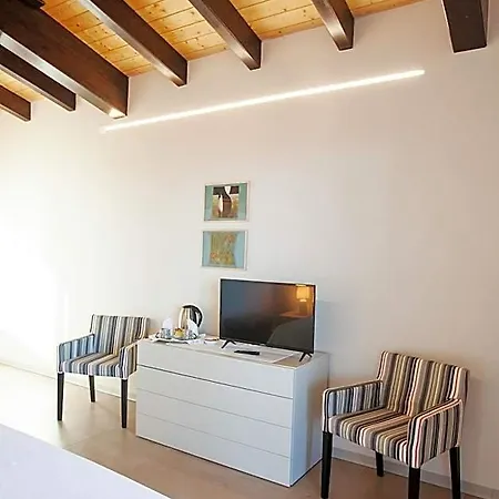 Le Tre Civette - Residenza Di Campagna 4*